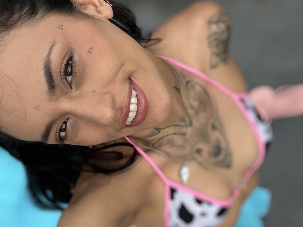 HannahBenson Picture